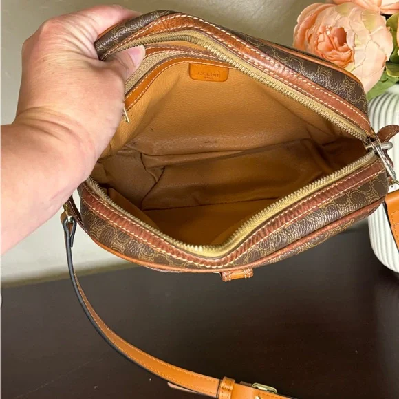 CELINE Vintage Crossbody 🎉(unbranded strap) - Picture 11 of 13